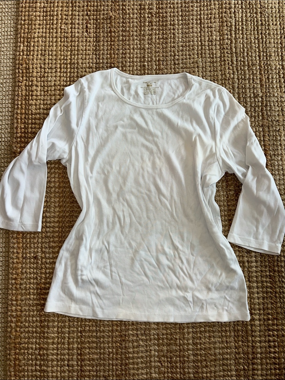 Women’s Classic White Scoop Neck 3/4 Sleeve Top